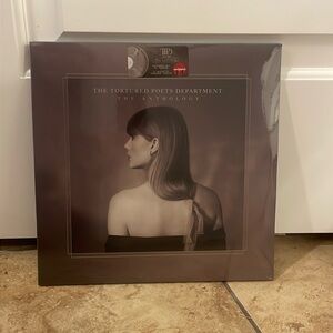 Anthology Vinyl BRAND NEW
TAYLOR SWIFT